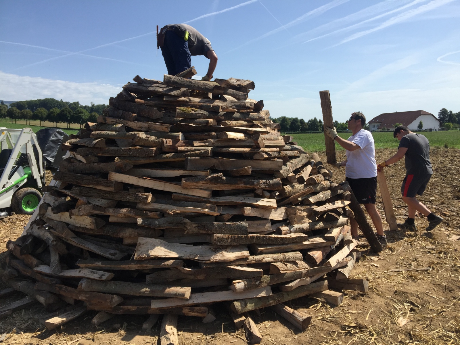 Aufbau vom Augustfeuer